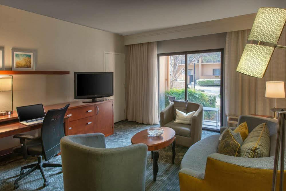 Courtyard By Marriott Atlanta Windy Hill/Ballpark Smyrna Ngoại thất bức ảnh